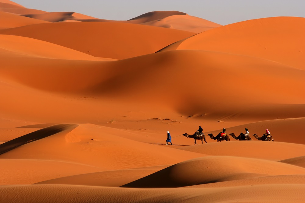 Karawana na pustyni Erg Chebbi, Maroko