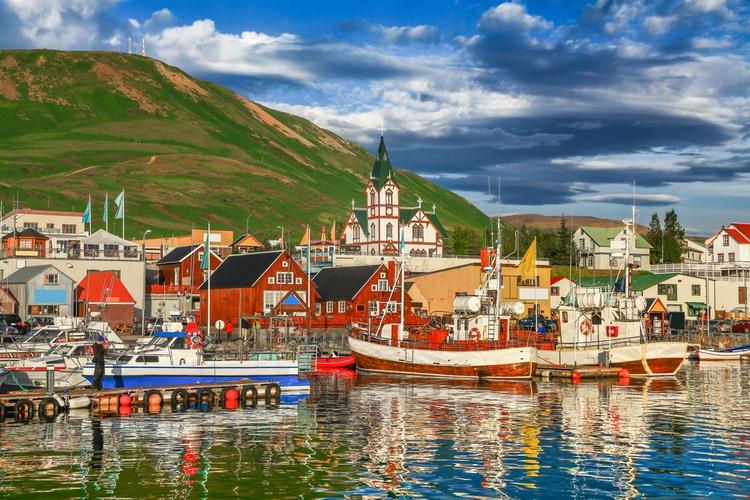 Husavik - zabytkowe miasto na Islandii