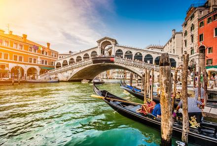 Kanał Grande, widok od słynnego mostu Rialto w Wenecji