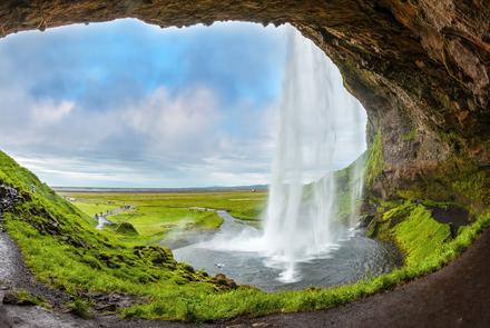 Wodospad Seljalandsfoss na Islandii